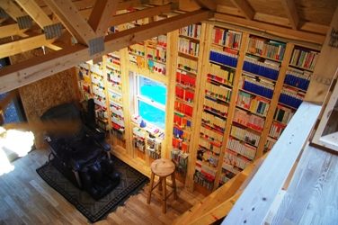 ロフトより東面書庫